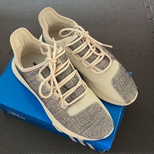 NEw ADIDAS Tubular W8